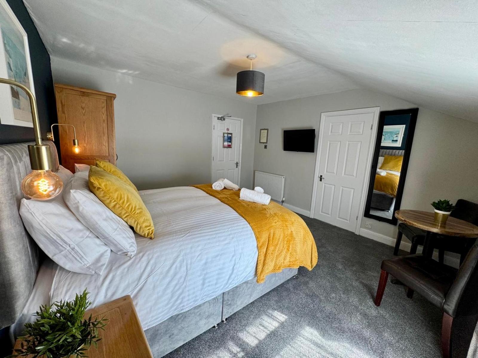 The Rockside 4*
